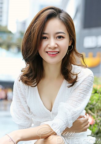Most gorgeous profiles: Aijun from Shanghai, China member, romantic companionship