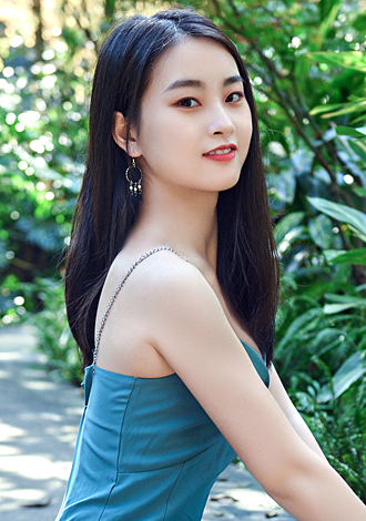Gorgeous member profiles: China Member Yichen from Chengdu