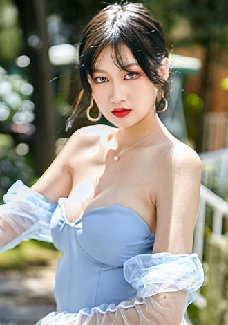 Hundreds of gorgeous pictures: caring attractive Asian member Luna from Shanghai