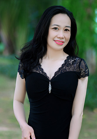 Dating, Asian member member; gorgeous pictures: Thi Huyen （Lisa） from Ho Chi Minh City