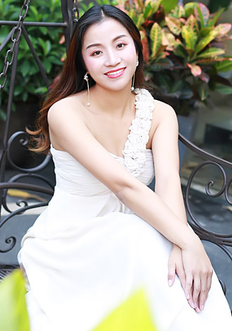 Gorgeous member profiles: China caring member Xiaoyan(Hebe) from Beijing